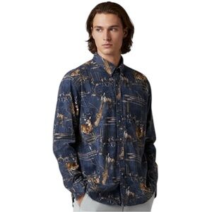 Men’s Hunting Theme Blue Flannel Shirt‎ Men’s Large Deer Crossbow.        
Y